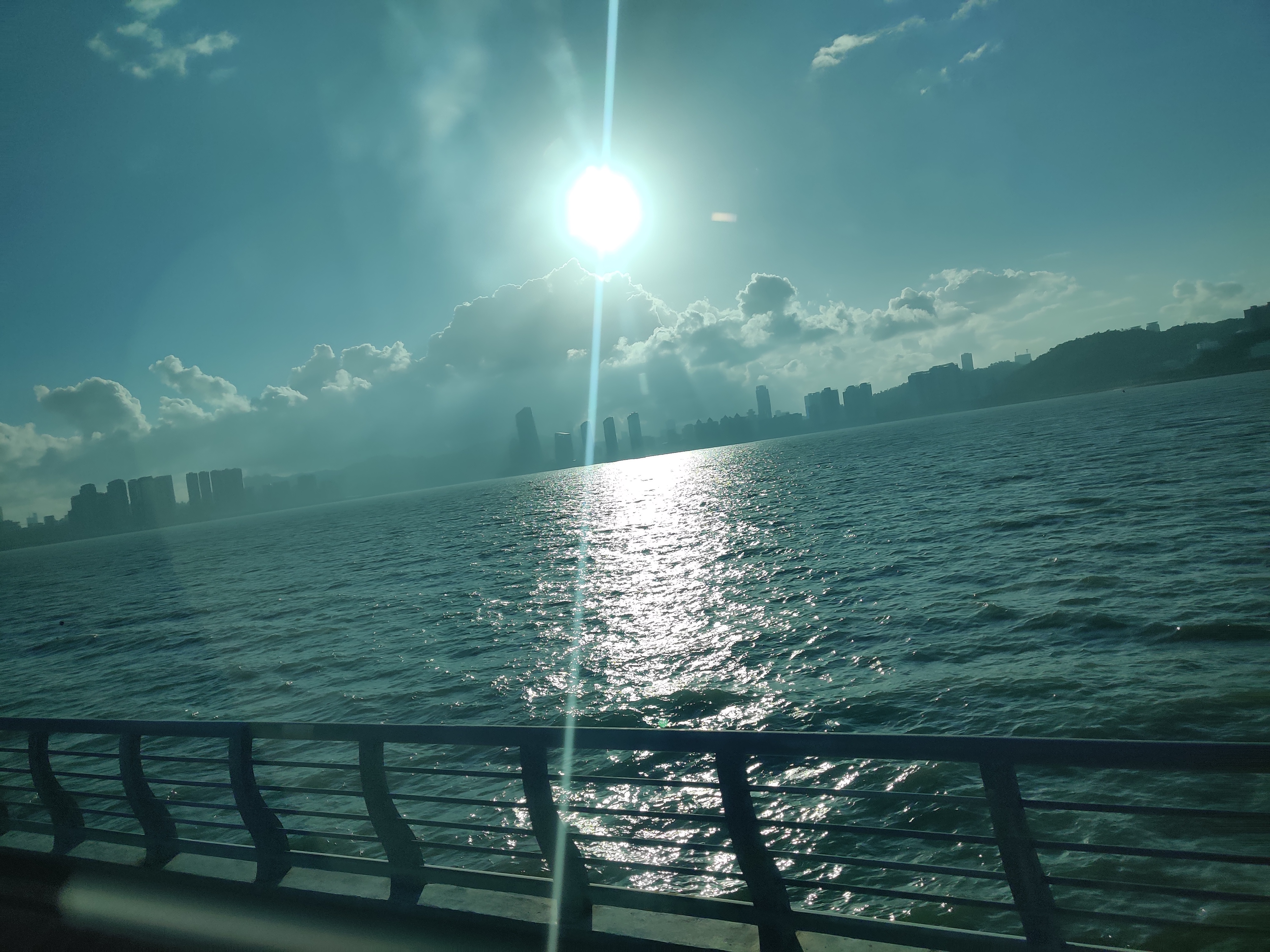 情侣南线观光线19 情侣南线观光线19