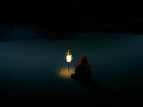 孤灯.jpg 孤灯.jpg